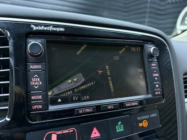 mitsubishi-outlander-elektrisitetbensin-2014-big-14