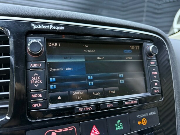 mitsubishi-outlander-elektrisitetbensin-2014-big-17