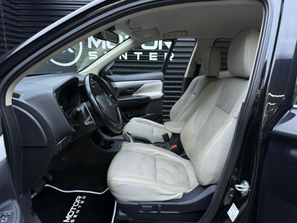 mitsubishi-outlander-elektrisitetbensin-2014-big-23