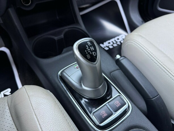 mitsubishi-outlander-elektrisitetbensin-2014-big-21