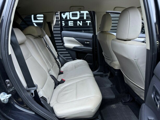 mitsubishi-outlander-elektrisitetbensin-2014-big-26