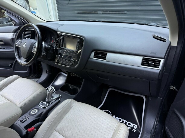 mitsubishi-outlander-elektrisitetbensin-2014-big-10