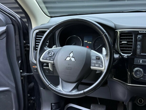 mitsubishi-outlander-elektrisitetbensin-2014-big-11