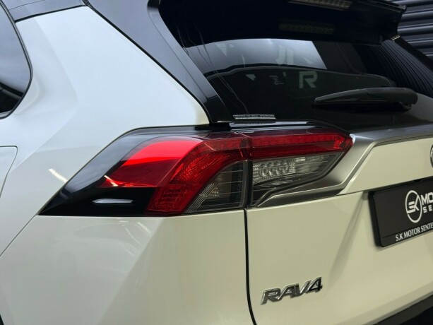 toyota-rav4-elektrisitetbensin-2019-big-7
