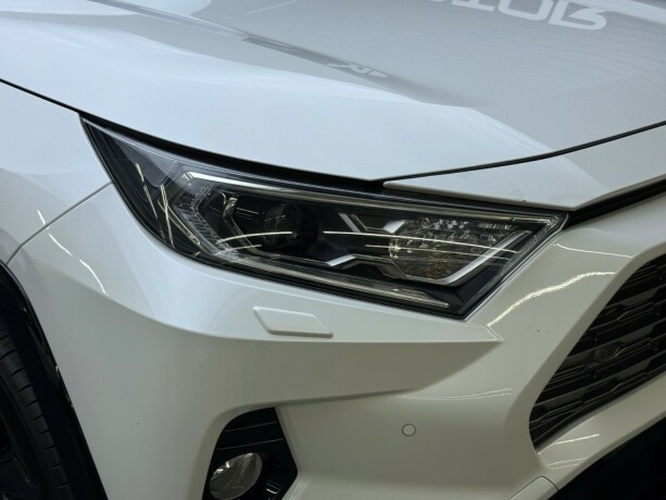 toyota-rav4-elektrisitetbensin-2019-big-3