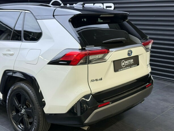 toyota-rav4-elektrisitetbensin-2019-big-6