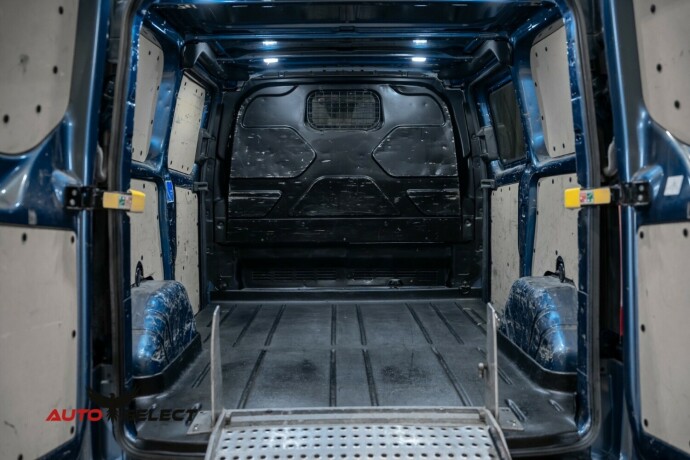 ford-transit-custom-elektrisitetbensin-2021-big-12