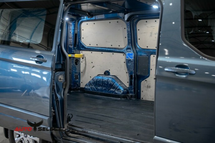 ford-transit-custom-elektrisitetbensin-2021-big-16