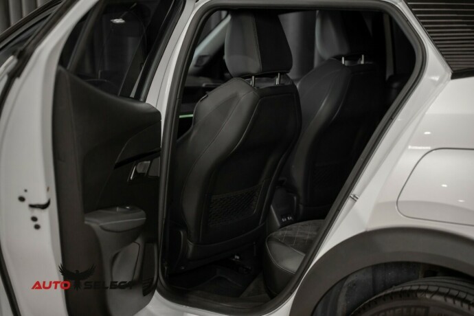 peugeot-e-2008-elektrisitet-2022-big-14
