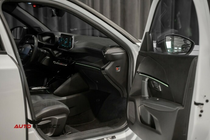 peugeot-e-2008-elektrisitet-2022-big-16