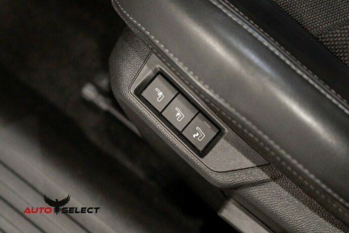 peugeot-e-2008-elektrisitet-2022-big-22