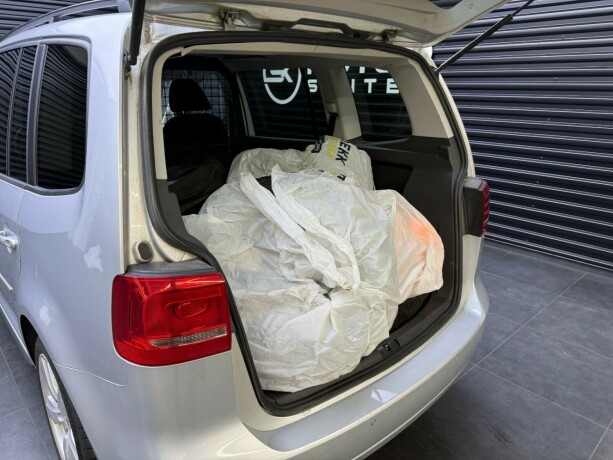 volkswagen-touran-diesel-2012-big-23