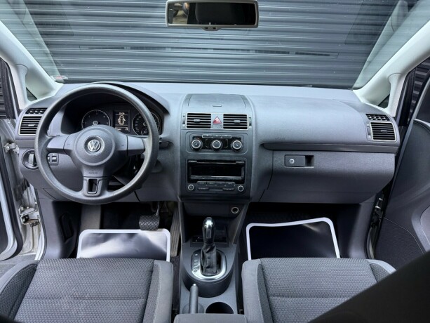 volkswagen-touran-diesel-2012-big-8