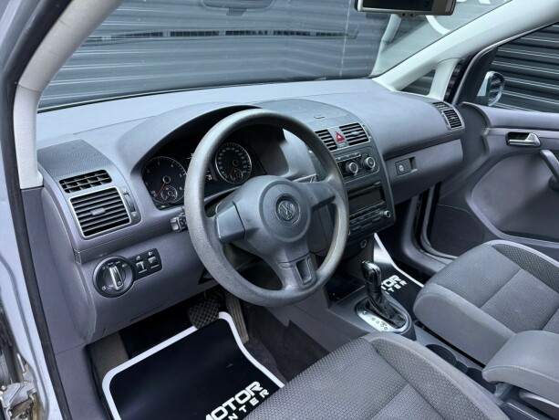 volkswagen-touran-diesel-2012-big-9