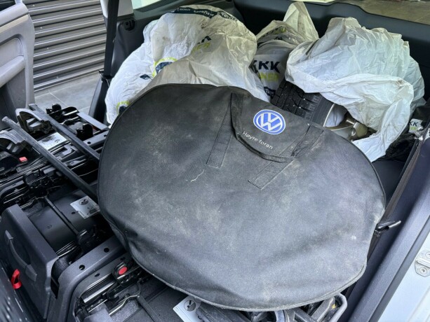 volkswagen-touran-diesel-2012-big-21