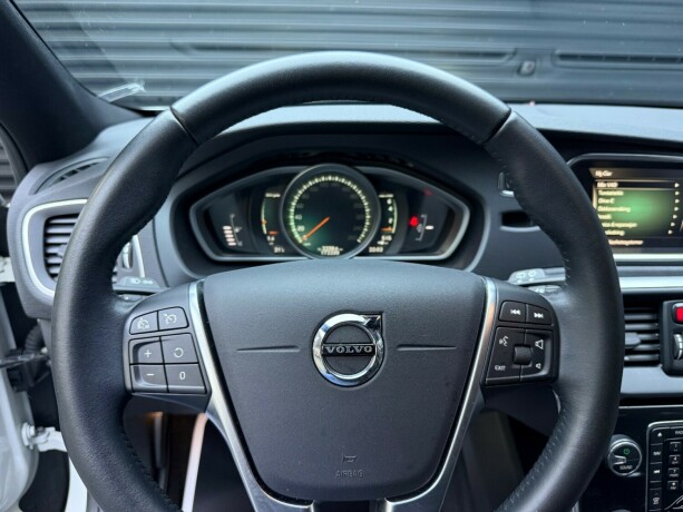 volvo-v40-cross-country-bensin-2017-big-12
