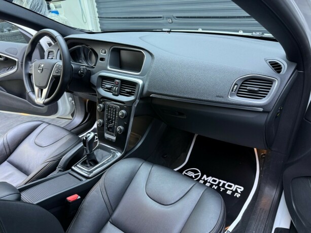 volvo-v40-cross-country-bensin-2017-big-10