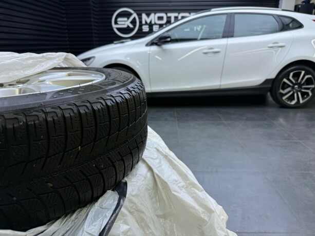 volvo-v40-cross-country-bensin-2017-big-28