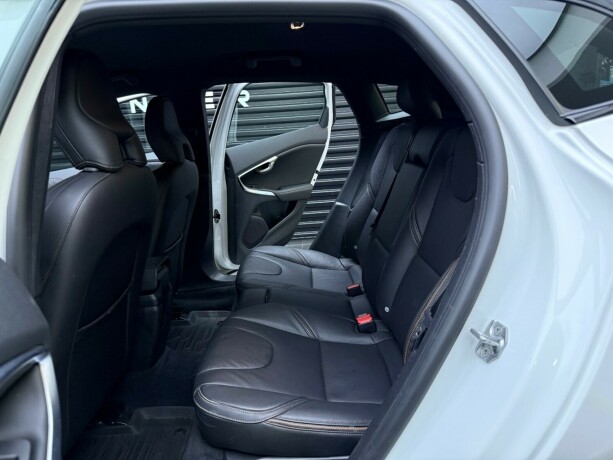 volvo-v40-cross-country-bensin-2017-big-25