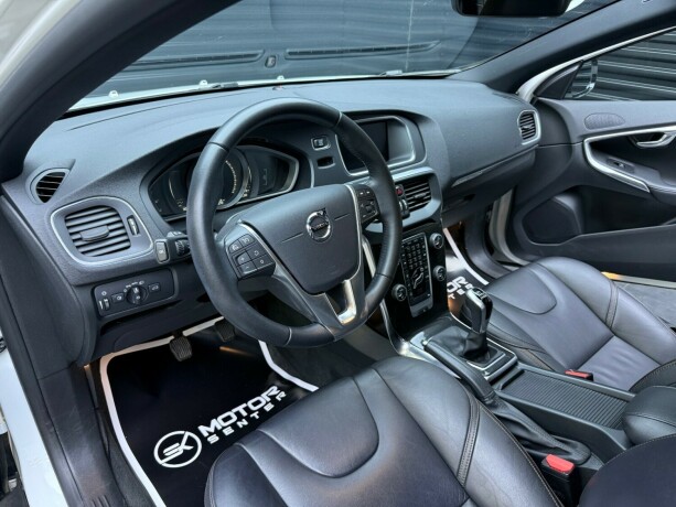 volvo-v40-cross-country-bensin-2017-big-9