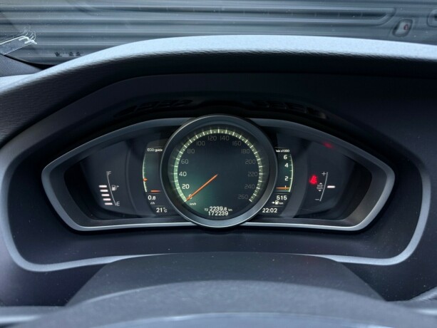 volvo-v40-cross-country-bensin-2017-big-13