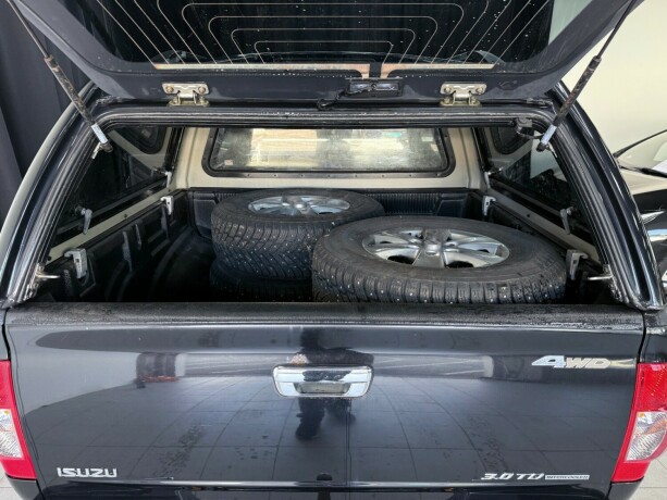 isuzu-d-max-diesel-2011-big-27