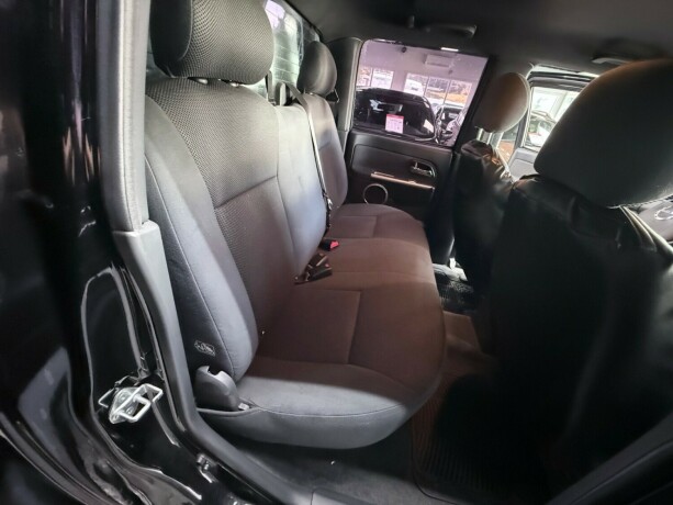 isuzu-d-max-diesel-2011-big-25