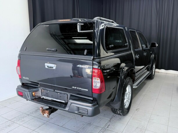 isuzu-d-max-diesel-2011-big-5
