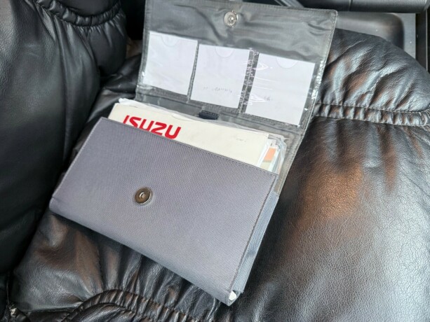 isuzu-d-max-diesel-2011-big-29