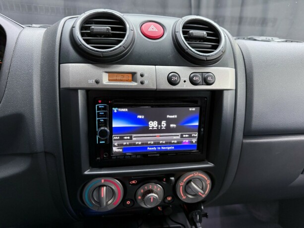 isuzu-d-max-diesel-2011-big-16