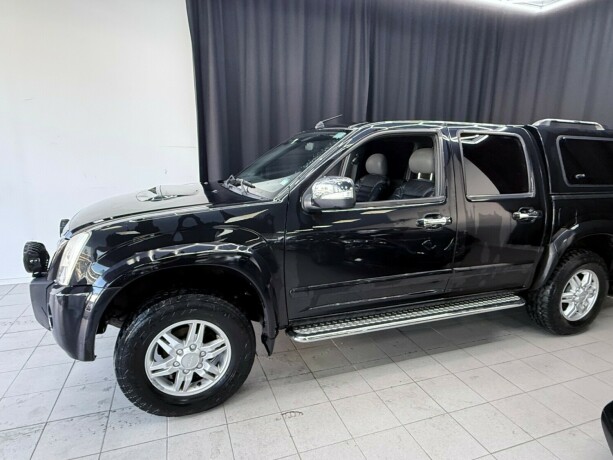 isuzu-d-max-diesel-2011-big-3