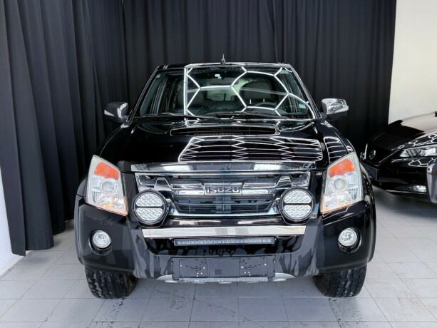 isuzu-d-max-diesel-2011-big-1