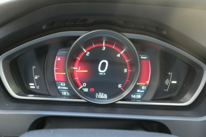 volvo-v40-diesel-2013-big-7