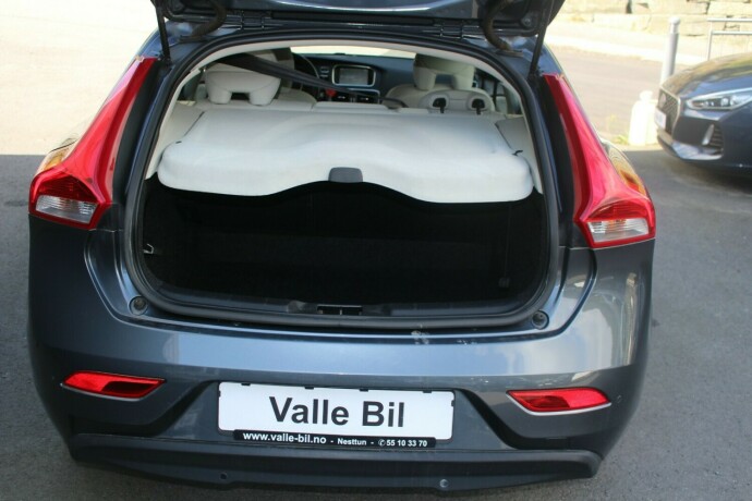 volvo-v40-diesel-2013-big-4