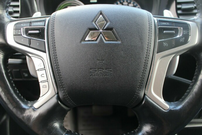 mitsubishi-outlander-elektrisitetbensin-2016-big-10
