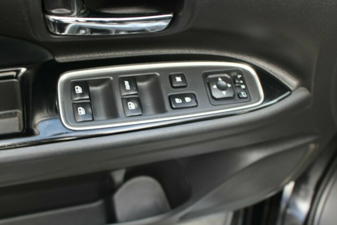 mitsubishi-outlander-elektrisitetbensin-2016-big-8