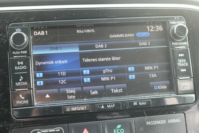 mitsubishi-outlander-elektrisitetbensin-2016-big-19