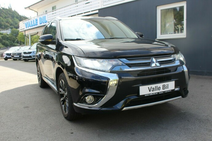 mitsubishi-outlander-elektrisitetbensin-2016-big-0