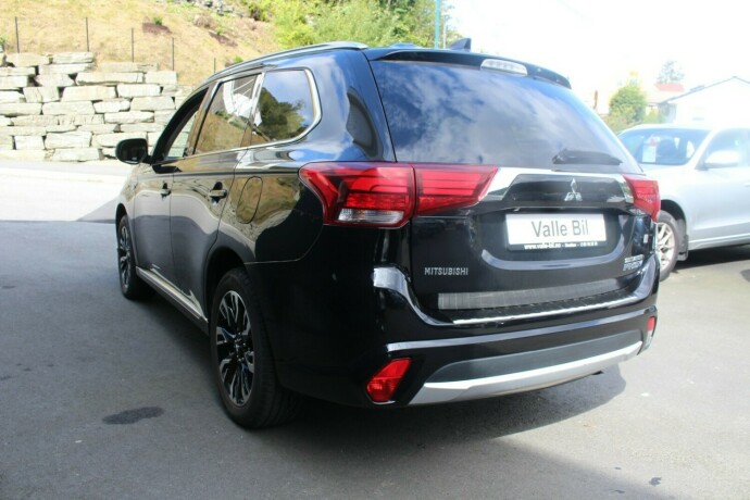 mitsubishi-outlander-elektrisitetbensin-2016-big-3
