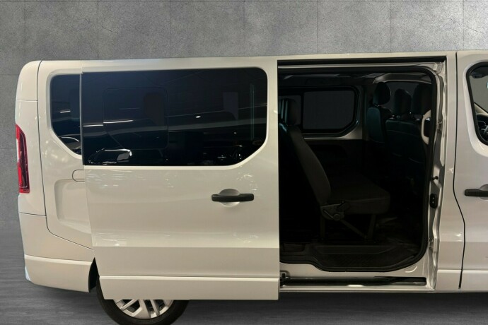 opel-vivaro-diesel-2015-big-8