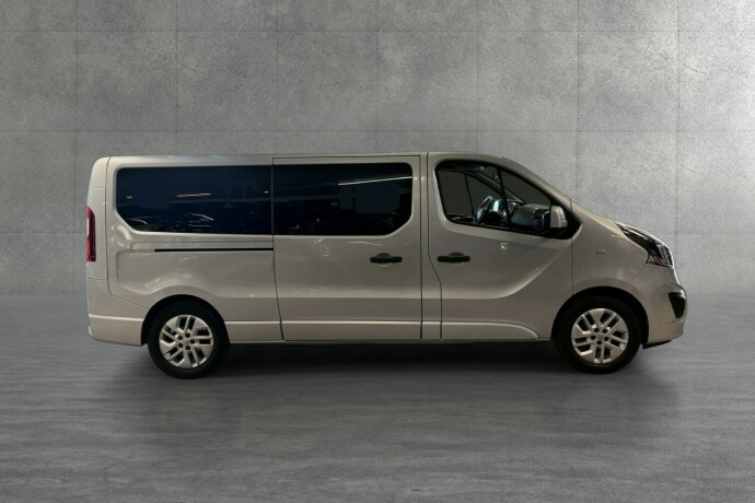opel-vivaro-diesel-2015-big-6
