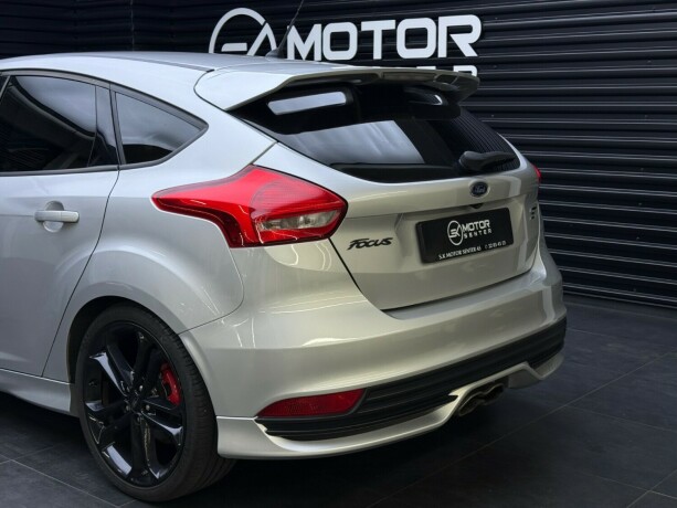 ford-focus-diesel-2016-big-6