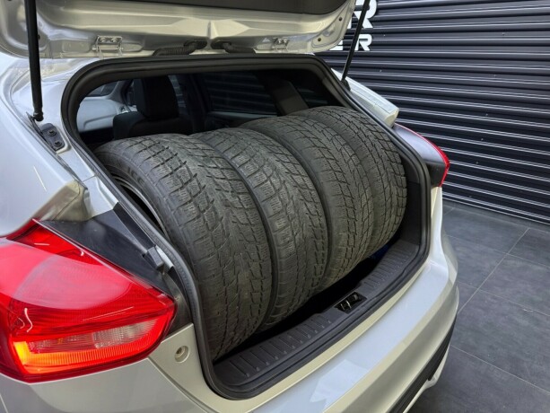 ford-focus-diesel-2016-big-38
