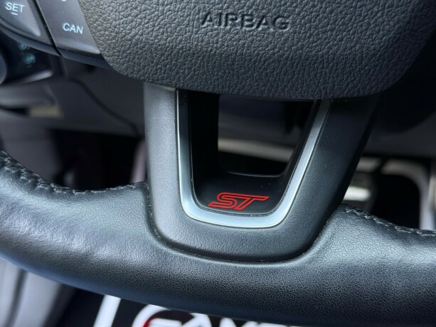 ford-focus-diesel-2016-big-15