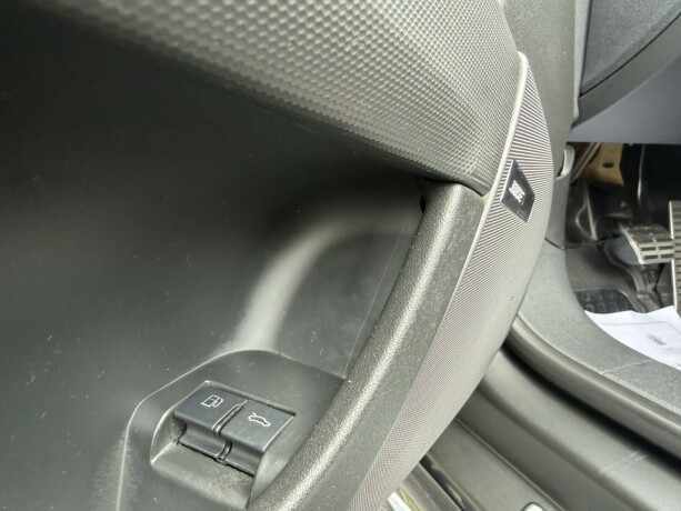 audi-tt-bensin-2008-big-11