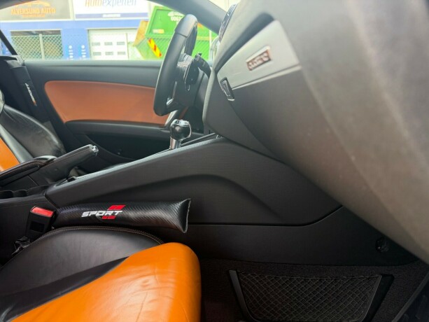 audi-tt-bensin-2008-big-18