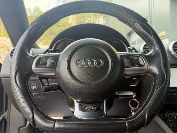 audi-tt-bensin-2008-big-21