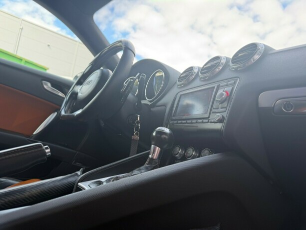 audi-tt-bensin-2008-big-14