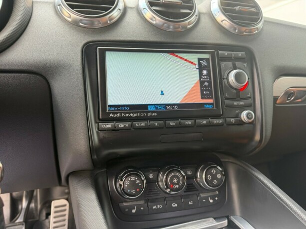 audi-tt-bensin-2008-big-27