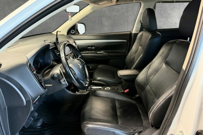 mitsubishi-outlander-diesel-2013-big-8